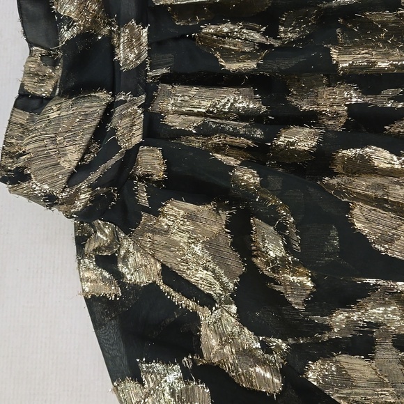 Metallic Flroal Blouse - Picture 5 of 9